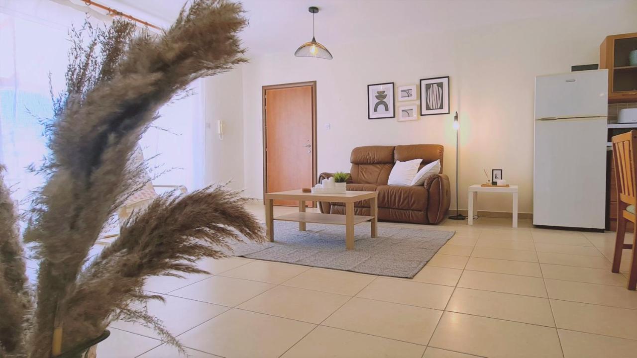 Stay Sunny Palms Apartment Voroklini Dış mekan fotoğraf