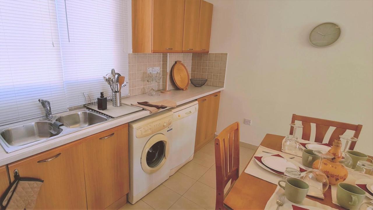 Stay Sunny Palms Apartment Voroklini Dış mekan fotoğraf