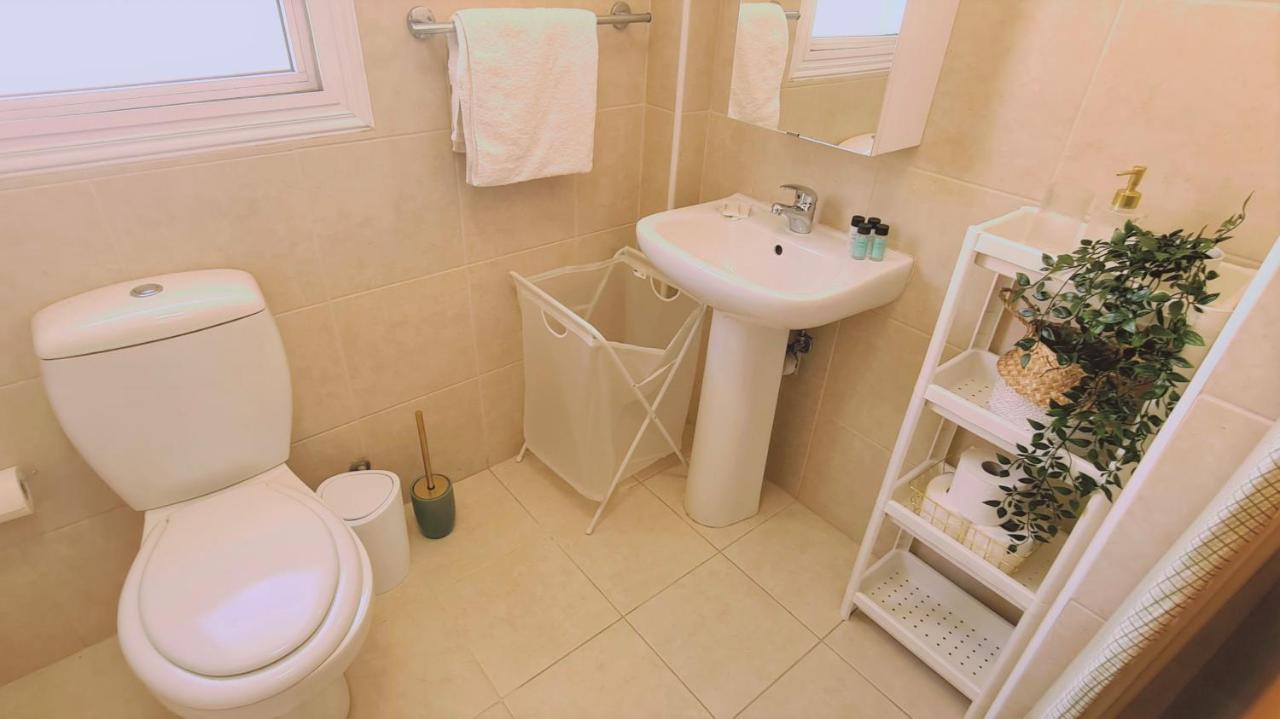 Stay Sunny Palms Apartment Voroklini Dış mekan fotoğraf
