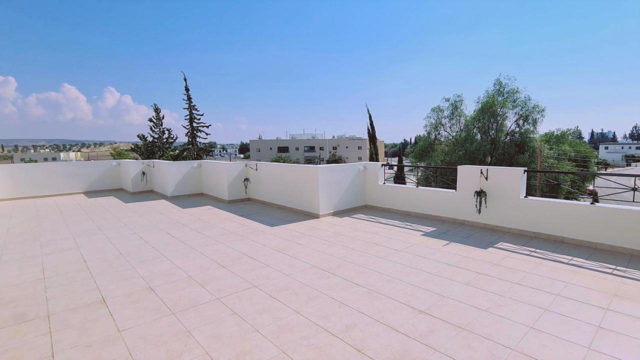 Stay Sunny Palms Apartment Voroklini Dış mekan fotoğraf